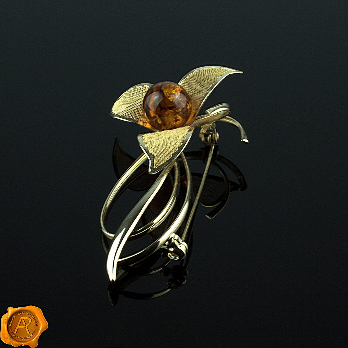 Delicate Amber Gold Brooch - Image 3