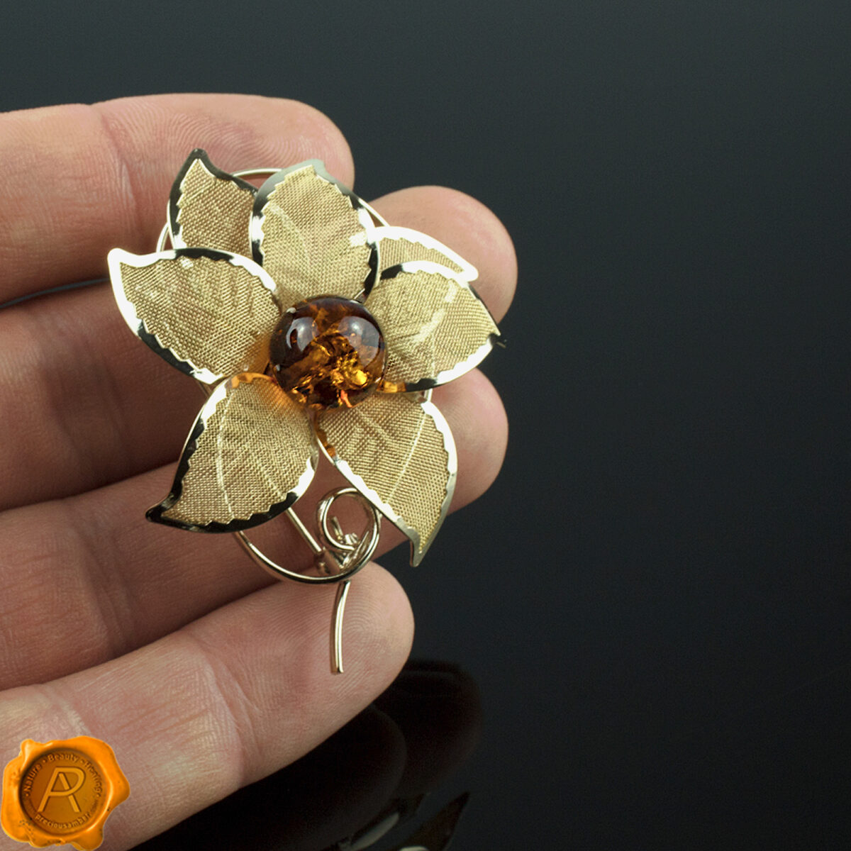 Amber Gold Flower Brooch - Image 3
