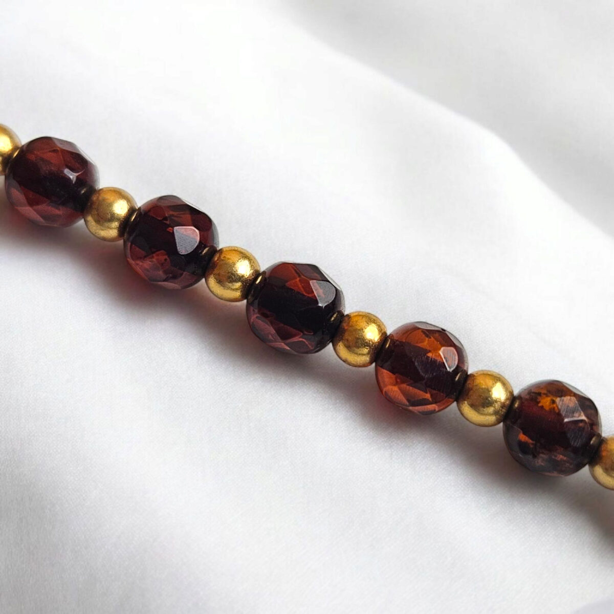 Luxurious Faceted Cherry Amber Pendant Necklace - Image 7
