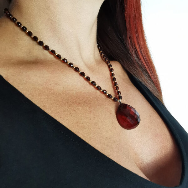 Luxurious Large Black Cherry Baltic Amber Teardrop Pendant Gold Necklace for Women, Red Chunky Gemstone Faceted Drop Jewelry Gift