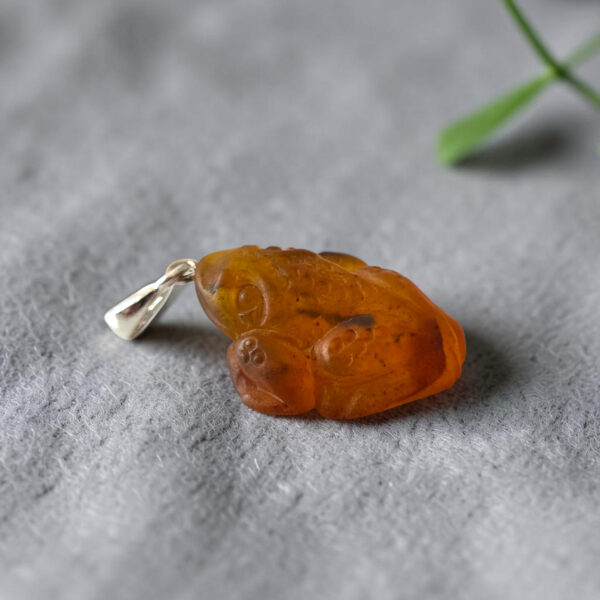 CARVED Baltic Amber Frog Silver Pendant Drop Necklace, Toad Lover Jewellery Charm Gifts, Small Chunky Frogs Gift Art