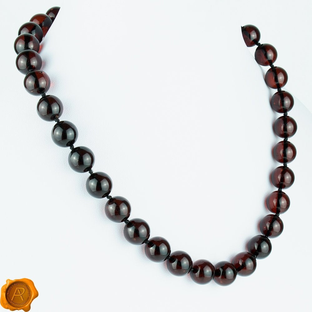 Amazon.com: Stauer Cherry Amber Necklace for Women – Statement Necklace  w/Genuine Natural Amber – 160 Carat Amber Stone Necklace – Luxury 20” Gem  Necklace w/25 Stones – Honey Gold Amber Bead Necklace: