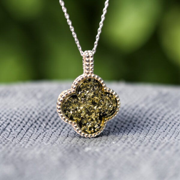 Green Baltic Amber Luck Clover Silver Teardrop Pendant Charm Drop Gemstone Necklace Green Stone Irish Jewellery
