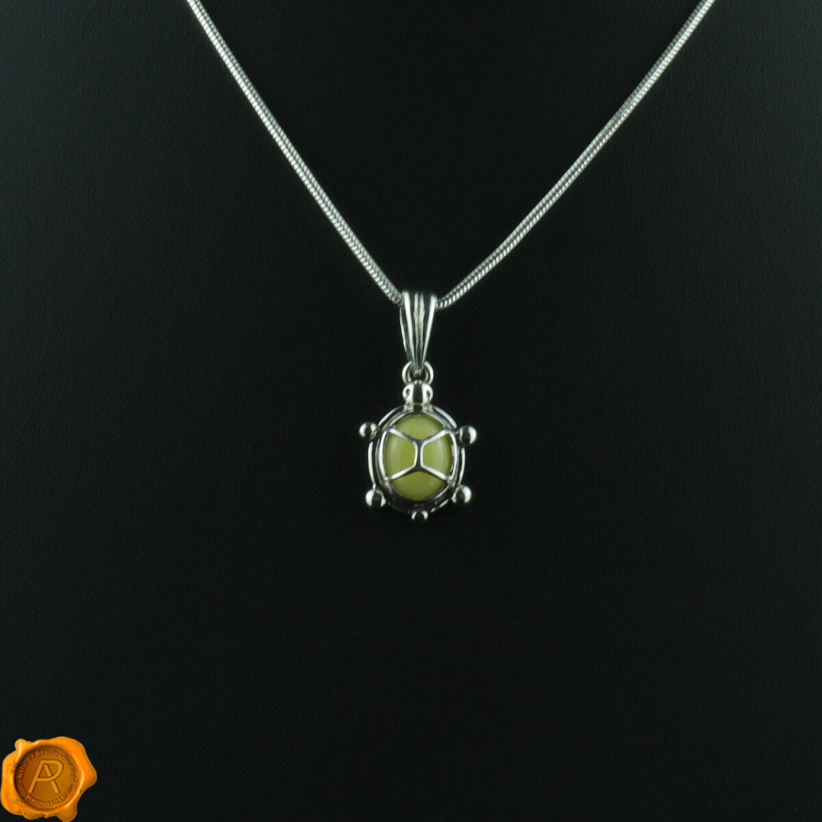 Amber Tortoise Pendant - Image 3