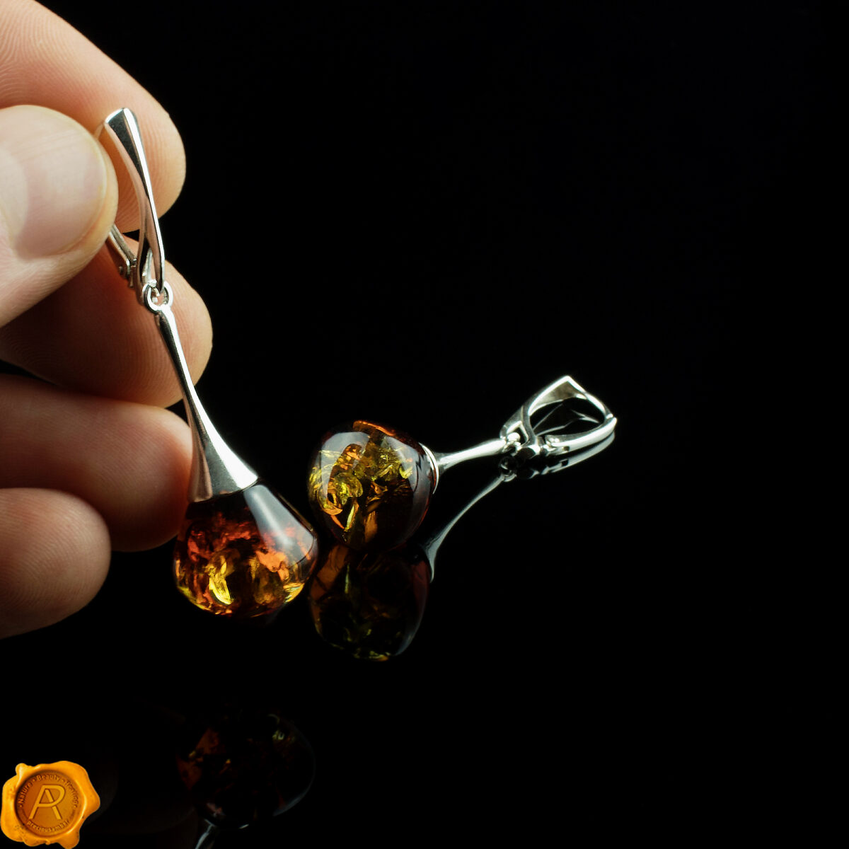 Luxurious Amber Silver Earrings - Image 5