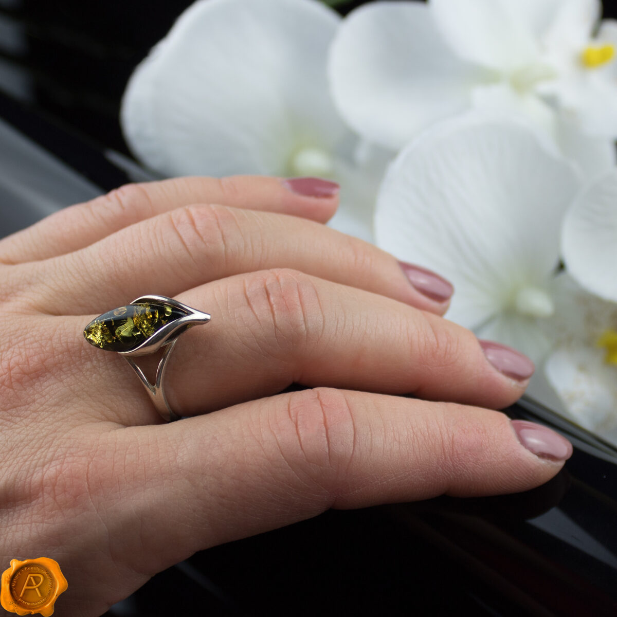 Elegant Green Amber Ring - Image 2