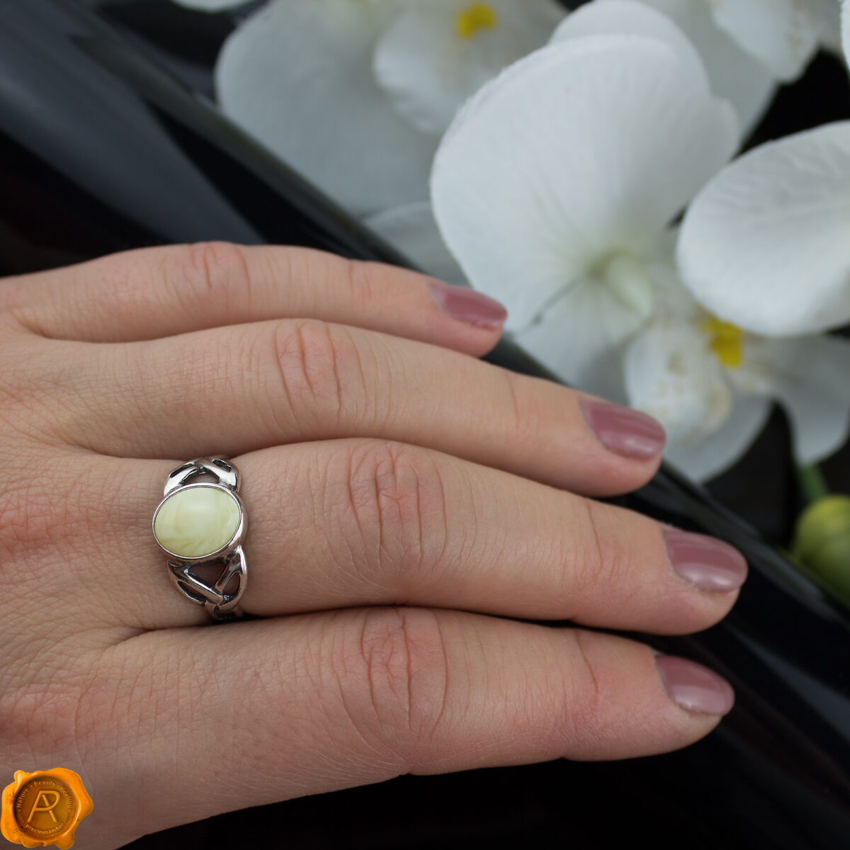 Celtic Amber Silver Ring - Image 2