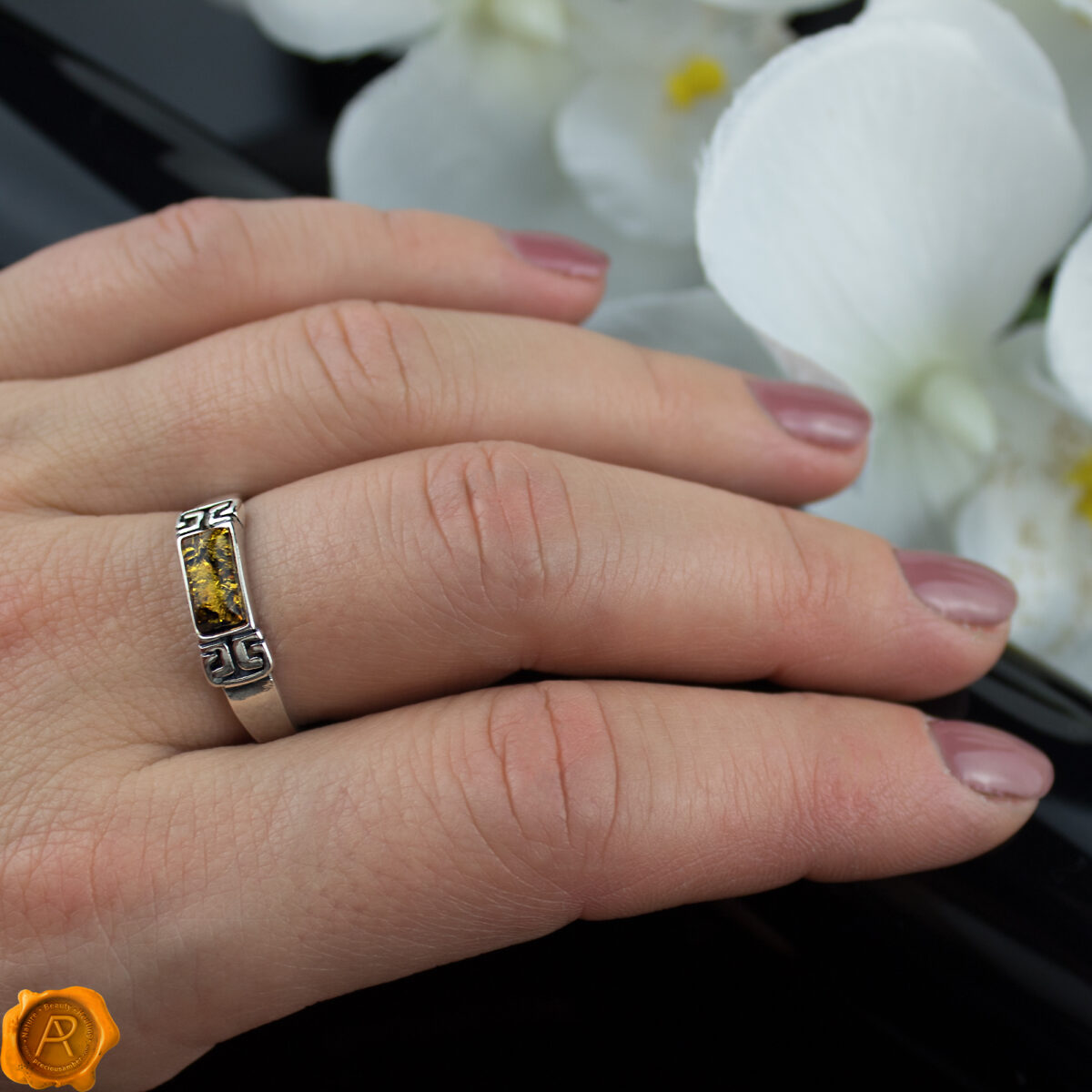 Celtic Green Amber Ring - Image 2