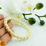 White Amber Elastic Bracelet - Image 3