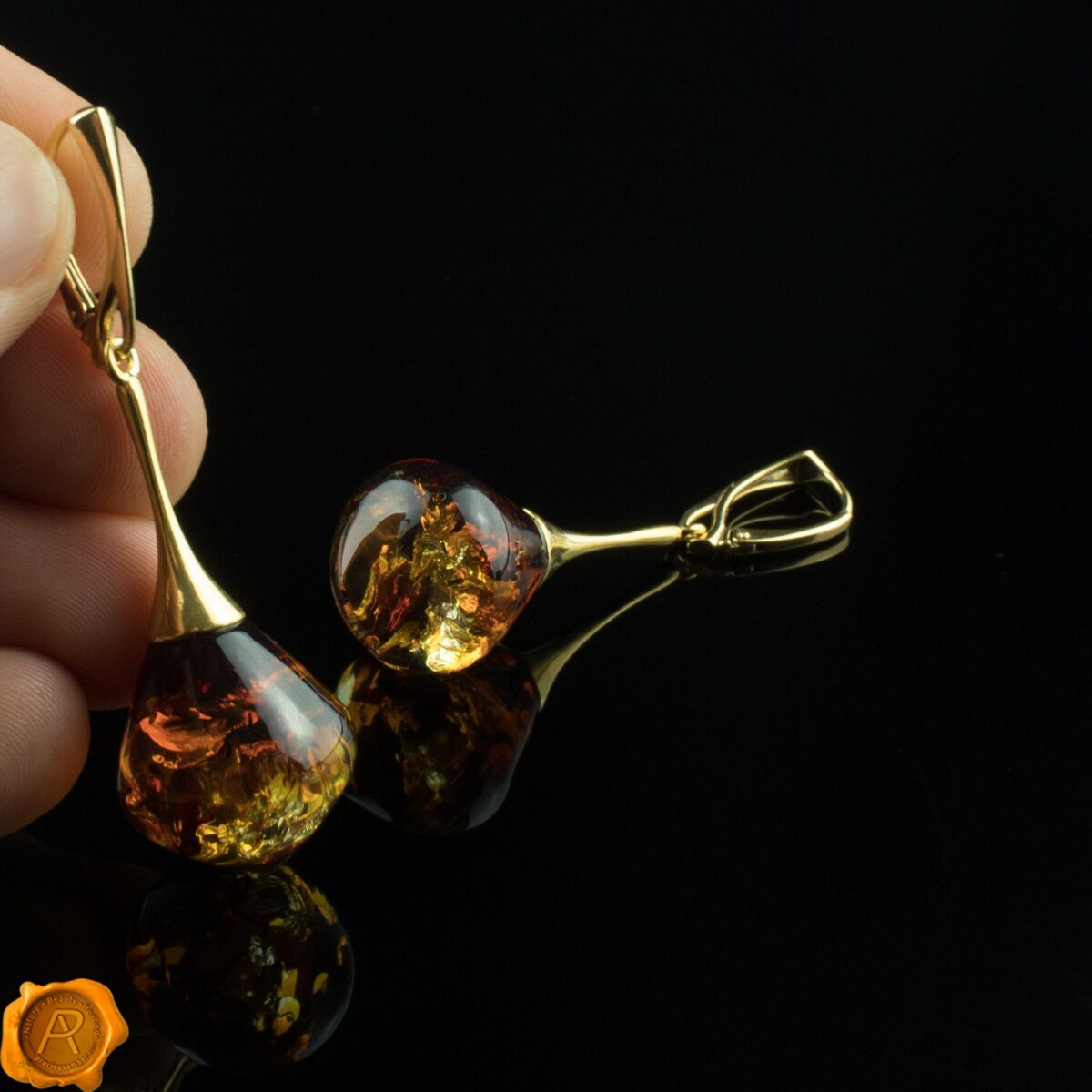 Luxurious Amber Gold Earrings - Image 4