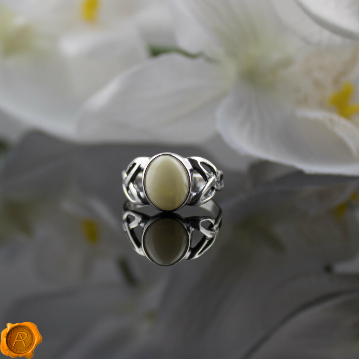 Celtic Amber Silver Ring - Image 3