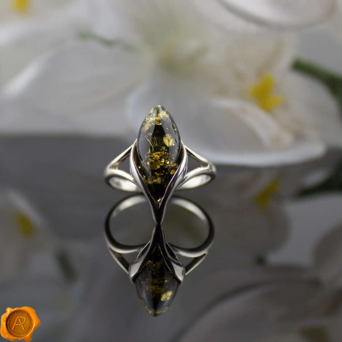 Elegant Green Amber Ring - Image 1