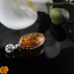 Reversible Large Amber Pendant - Image 3