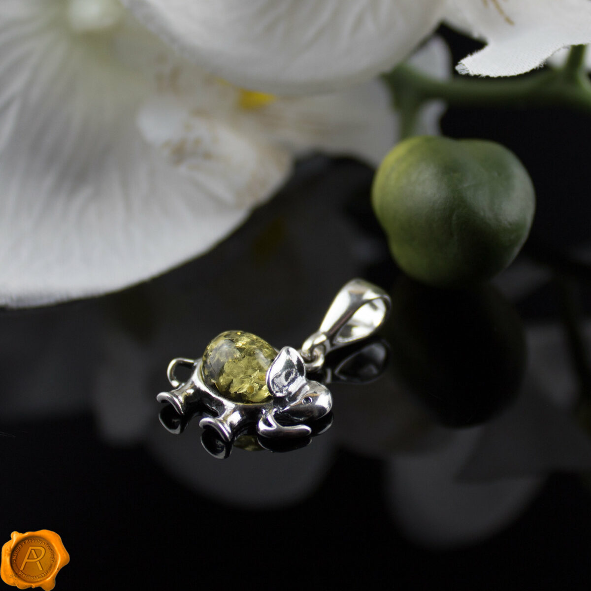 Elephant Green Amber Pendant - Image 2