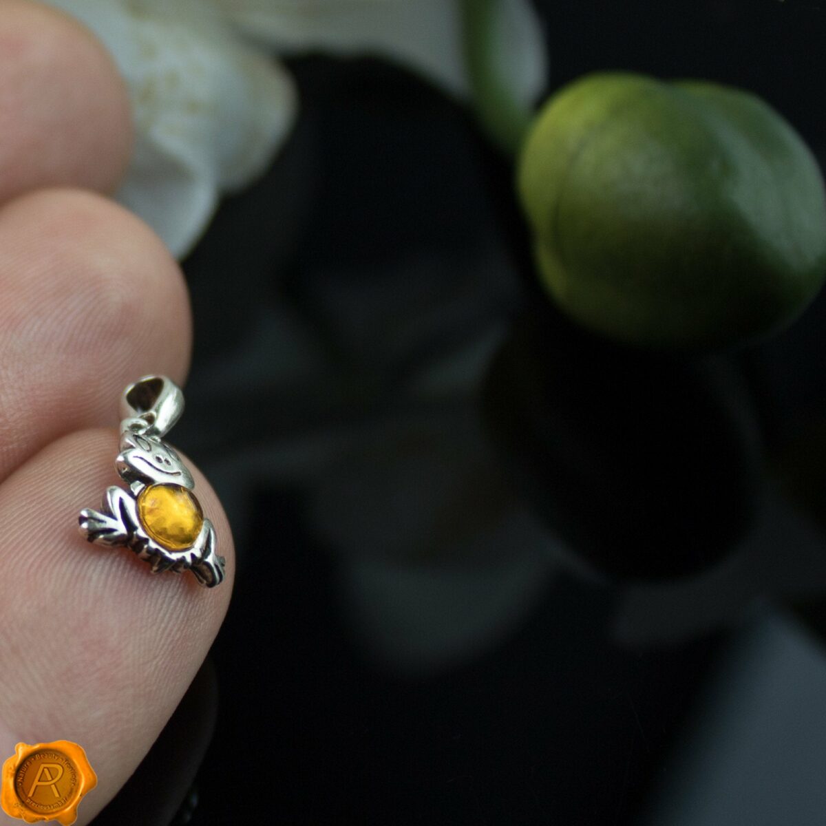 Dainty Amber Silver Frog - Image 3