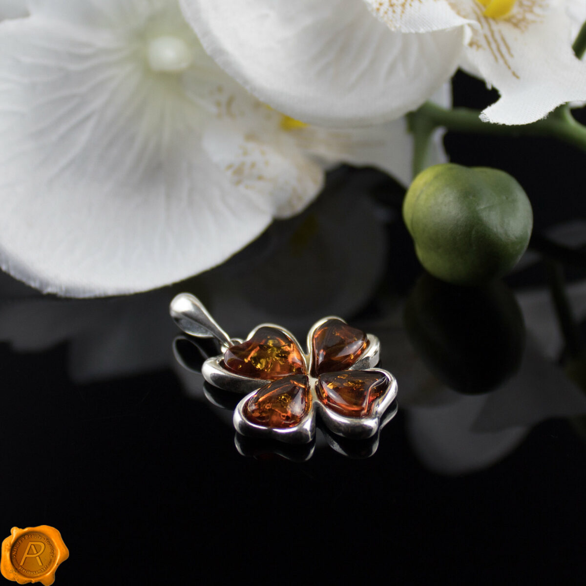 Cognac Amber Lucky Clover - Image 2