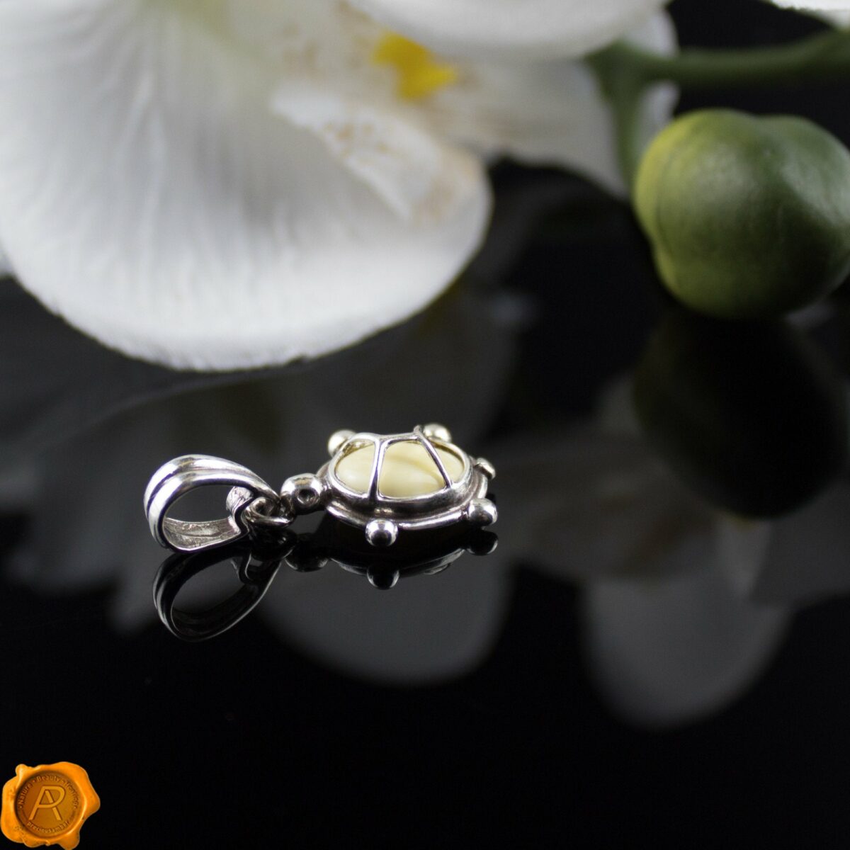 White Amber Tortoise Pendant - Image 2