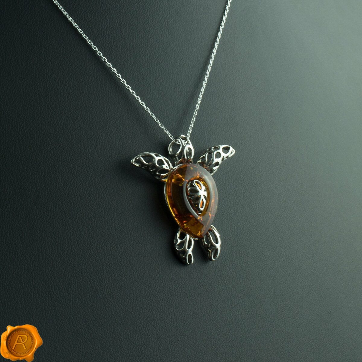 Amber Tortoise Pendant - Image 4