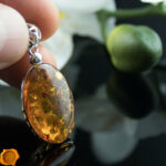 Reversible Large Amber Pendant - Image 4