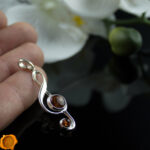 Music Note Amber Pendant - Image 3