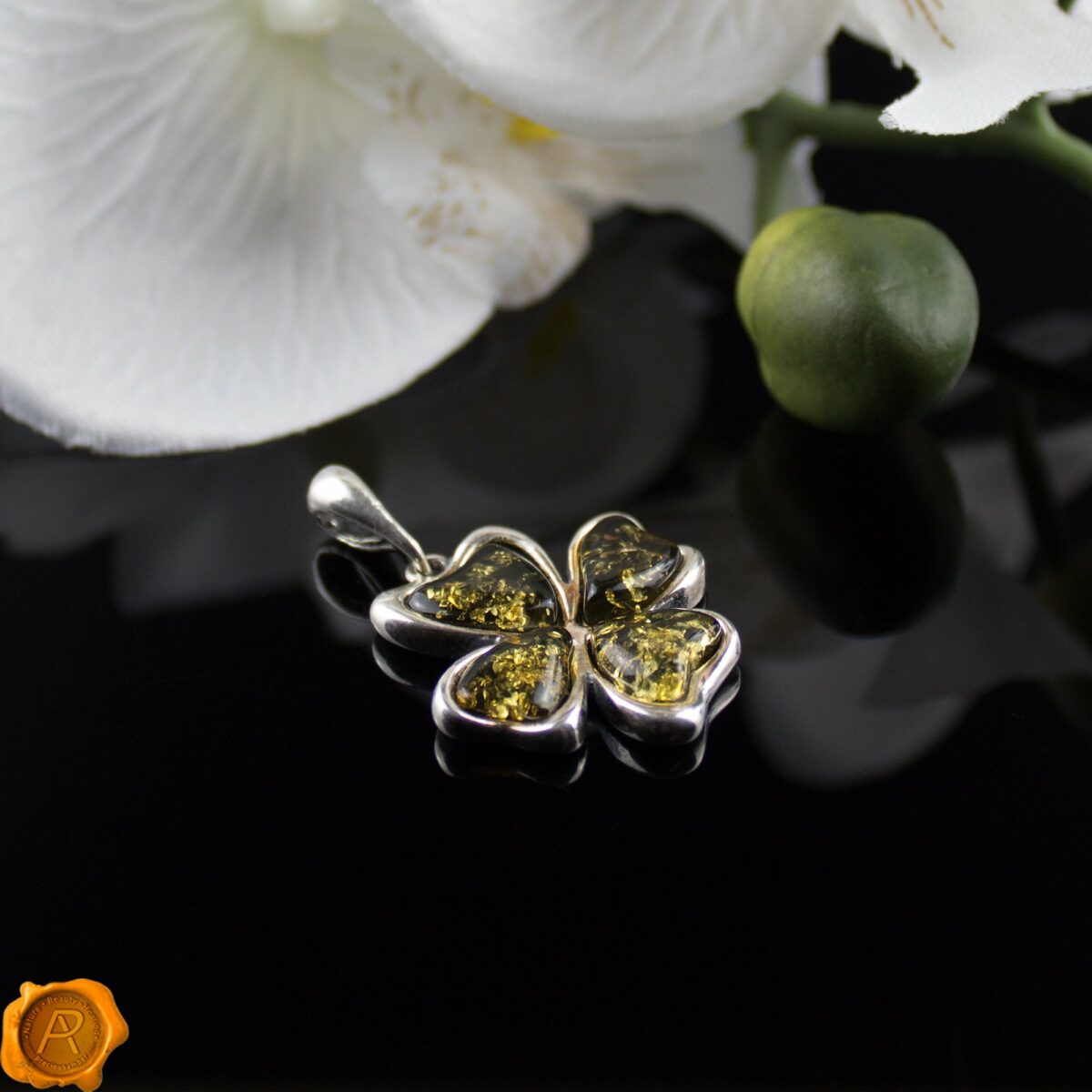 Green Amber Luck Clover Charm - Image 2