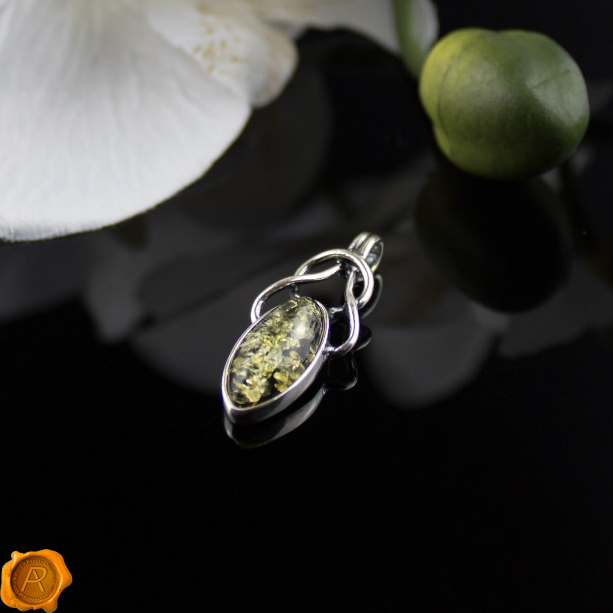 Green Amber Celtic Pendant Celtic Green Amber Pendant - Image 3