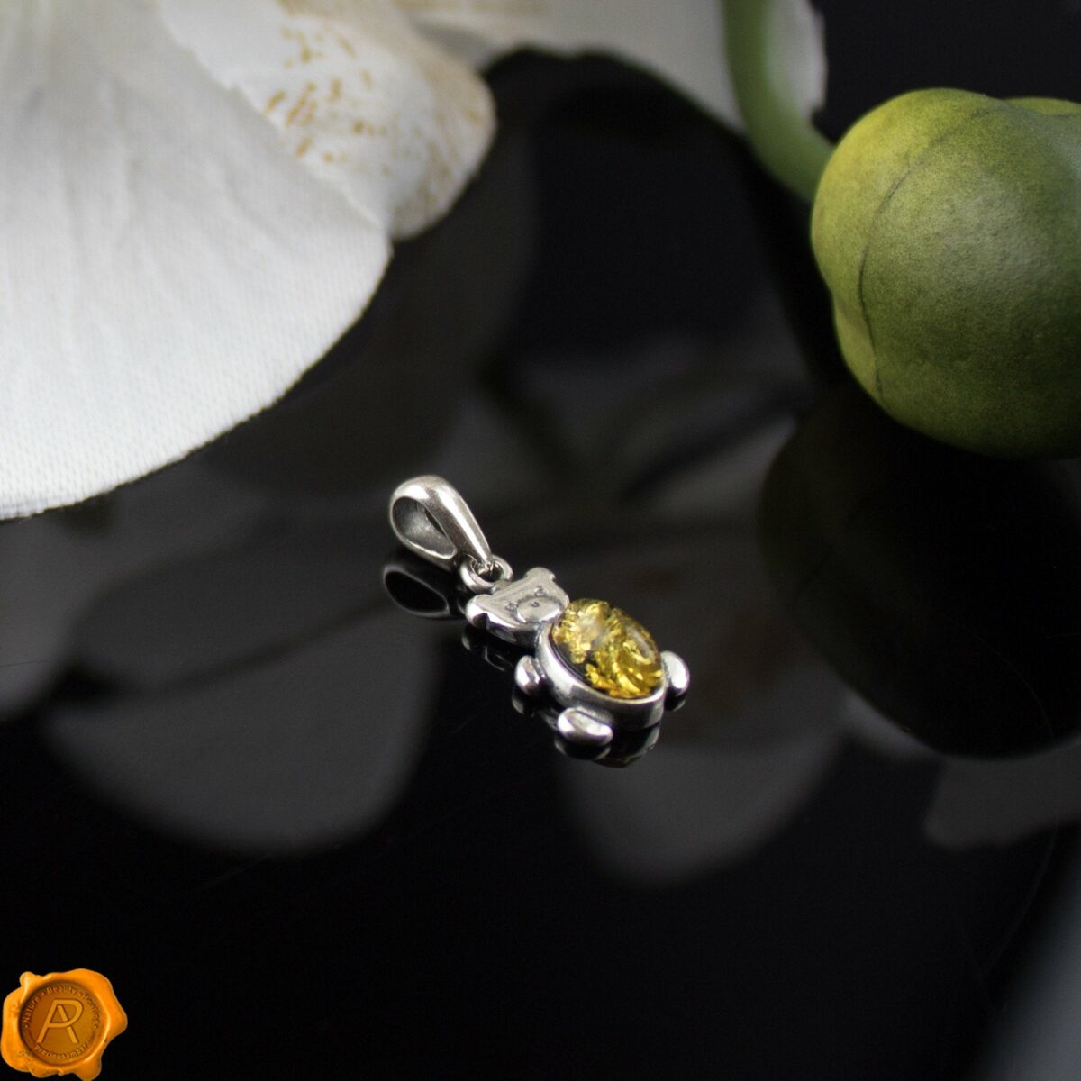 Teddy Green Amber Pendant - Image 2