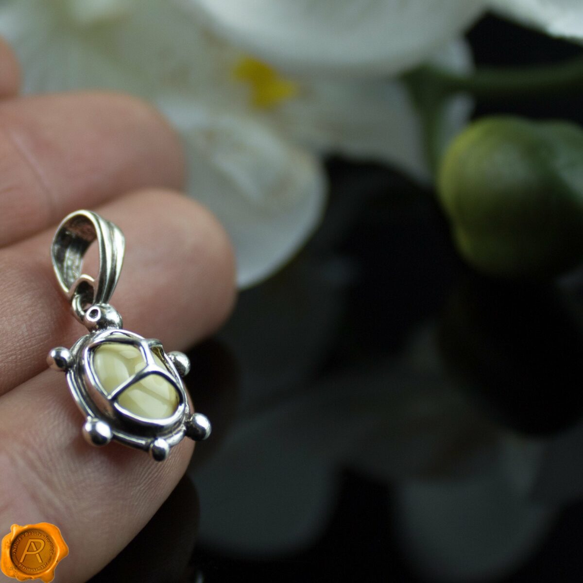 White Amber Tortoise Pendant - Image 3