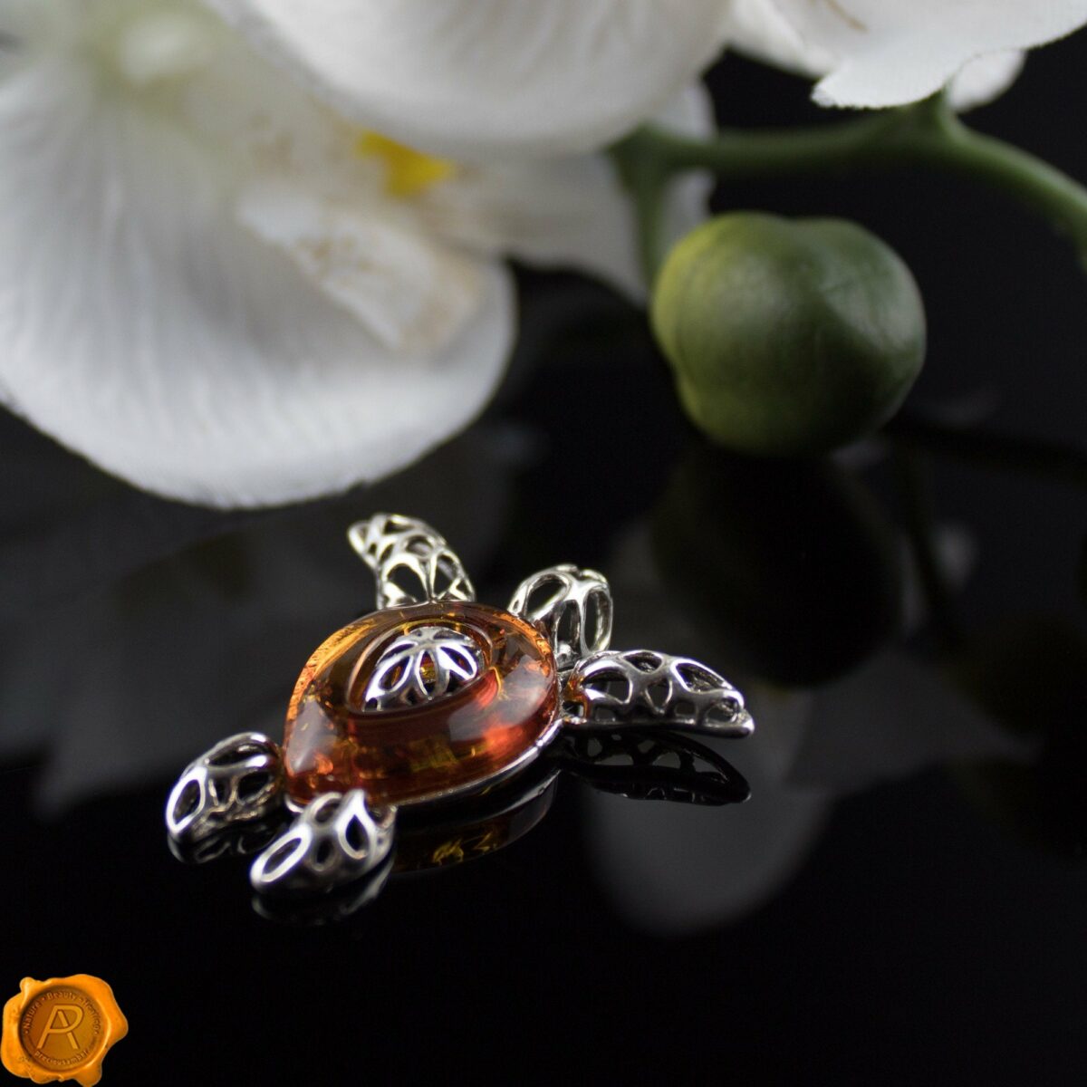 Amber Tortoise Pendant - Image 2
