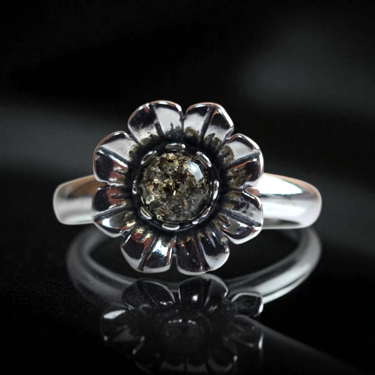 Adjustable Green Amber Silver Flower Ring - Image 3