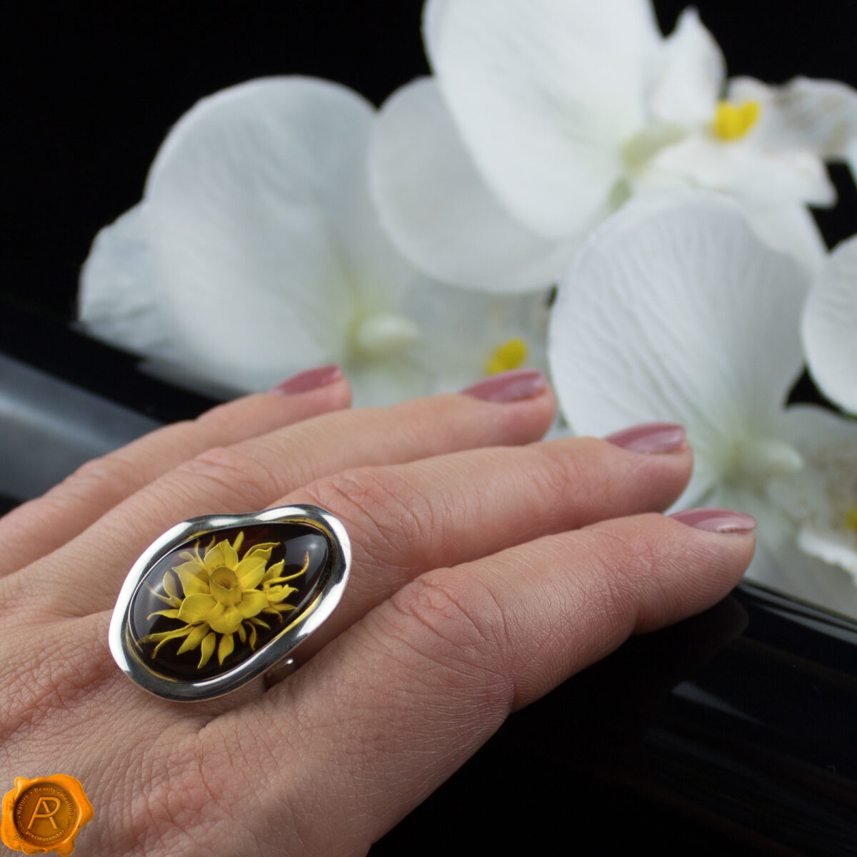 Amber Lotus Flower Cameo Ring - Image 2