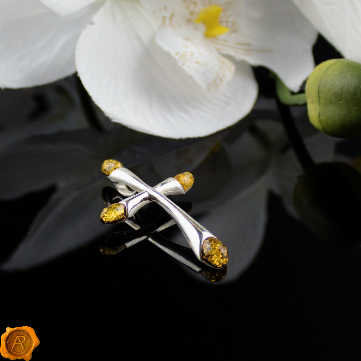 Elegant Green Amber Cross - Image 3