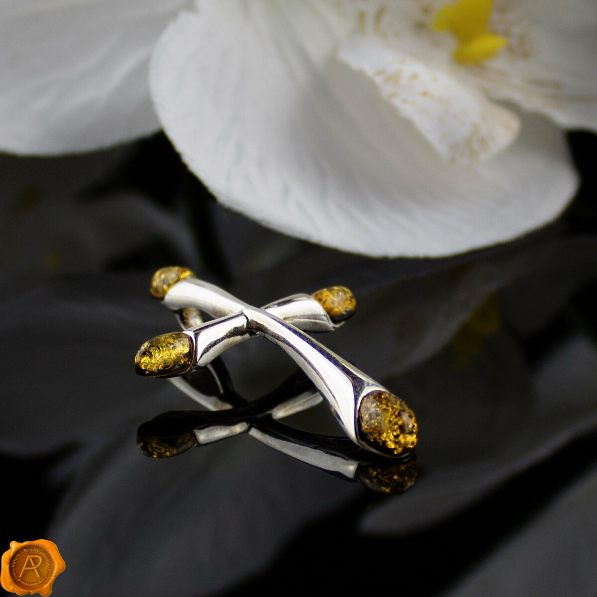 Elegant Green Amber Cross - Image 2
