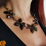 Amber Flower Necklace Green - Image 2