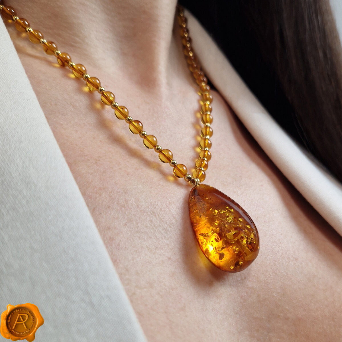 Luxurious Amber Teardrop Necklace - Image 2
