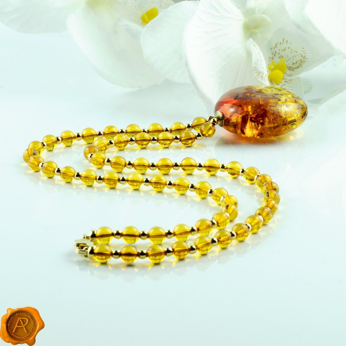 Luxurious Amber Amulet Necklace - Image 3