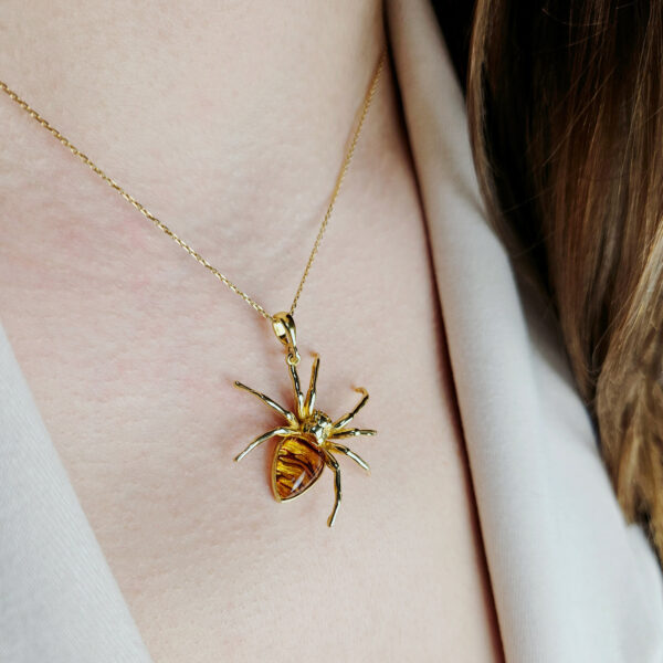 UNISEX Large Gold Silver Spider Baltic Amber Gemstone Pendant Necklace Spiders Gift Amber Spider Lover Arachnophile Jewelry Men Women