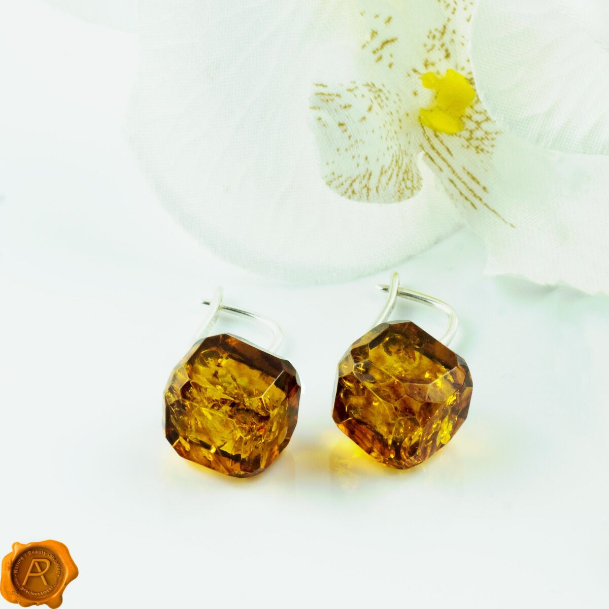 Faceted Amber Cube Earrings - Image 4