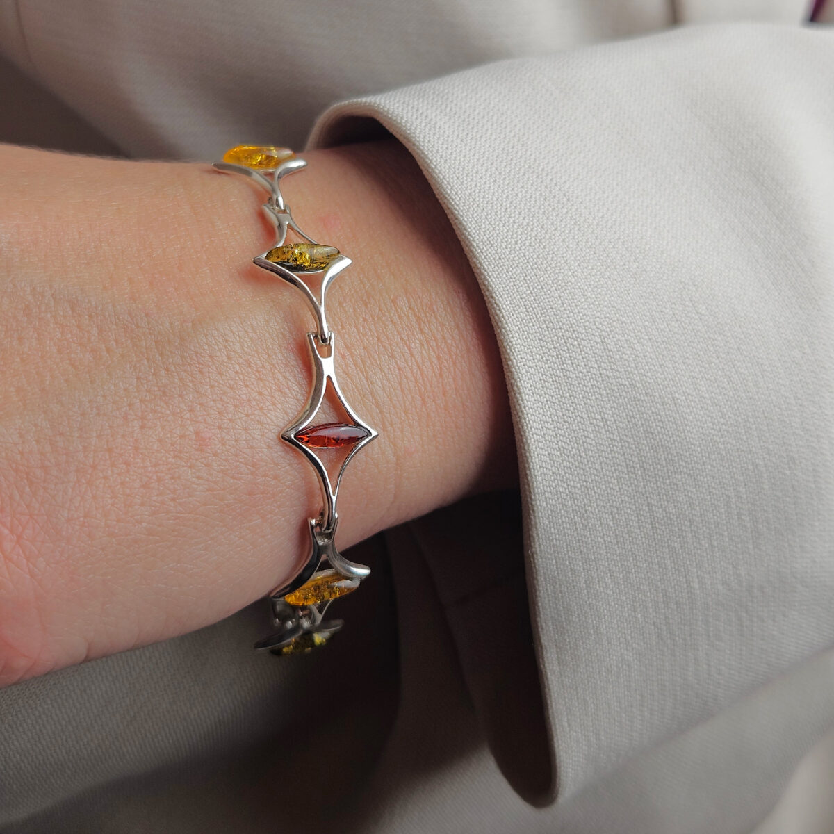 Amber Silver Link Bracelet Multicolor - Image 2