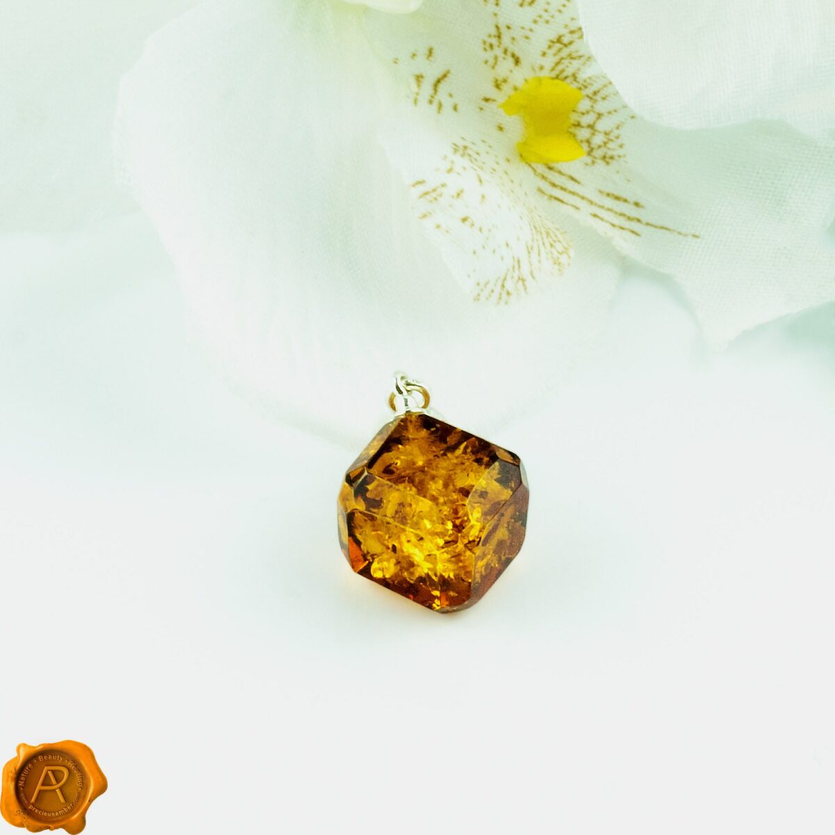 Geometric Amber Cube Pendant - Image 4