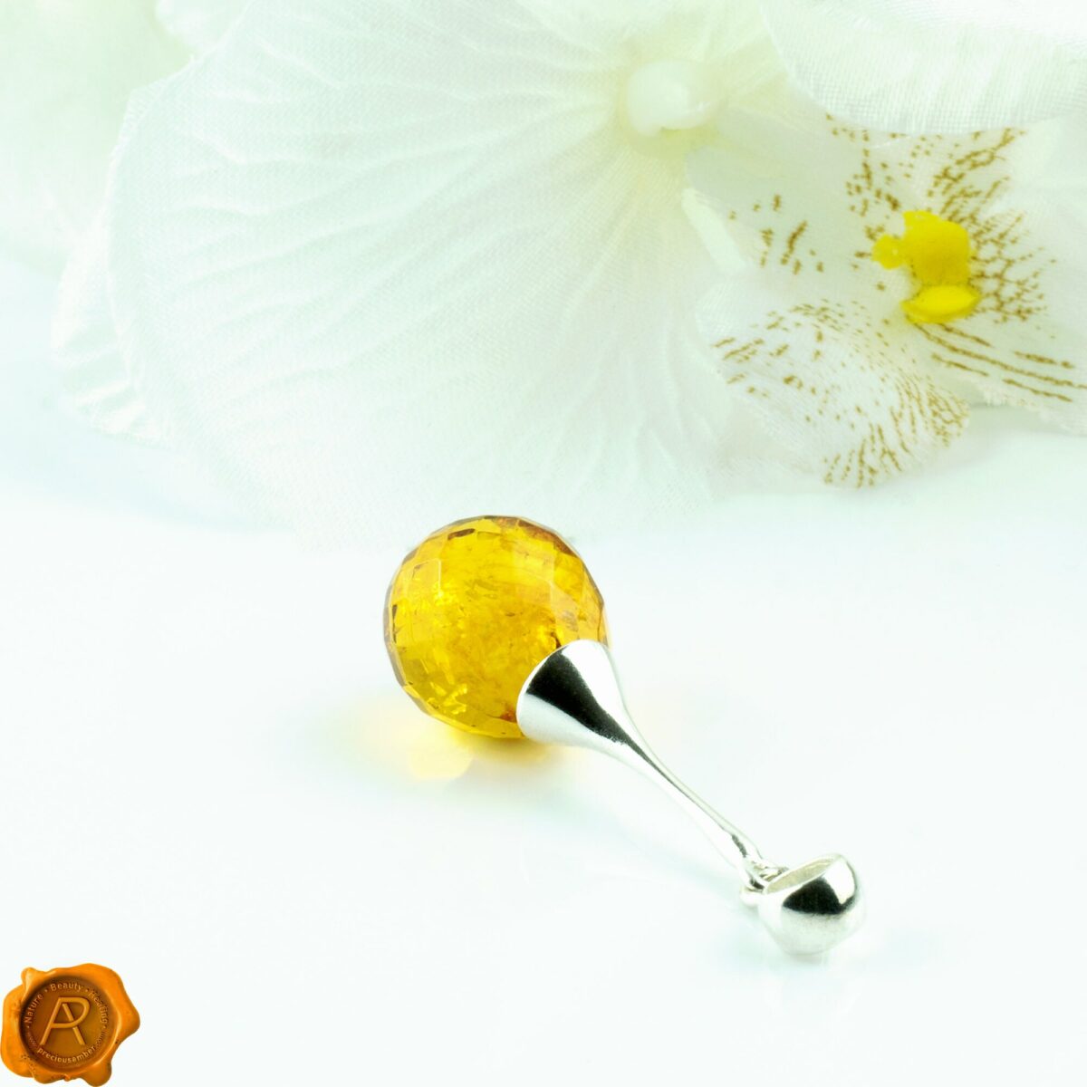 Luxurious Faceted Amber Silver Pendant - Image 4