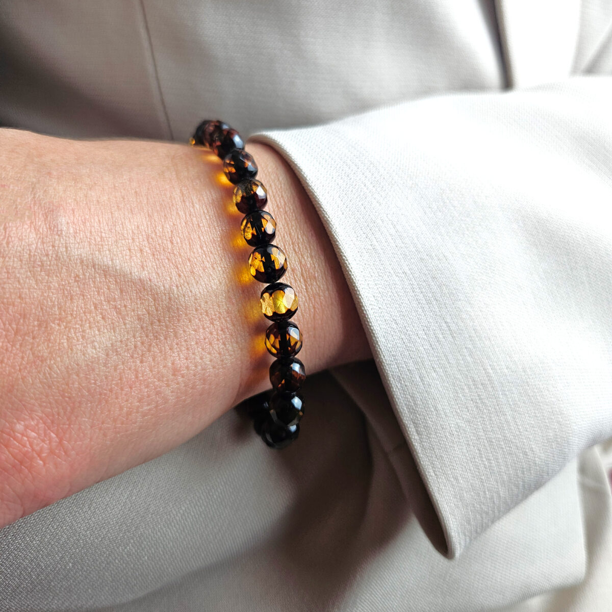faceted-small-round-beads-green-baltic-amber-elastic-luxury-gemstone-stretchy-bracelets-for-men-women-uk-irelan