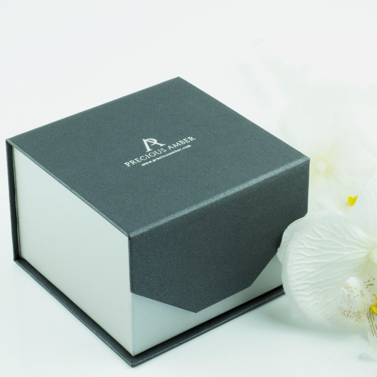 White Amber Leather Bracelet - Image 5