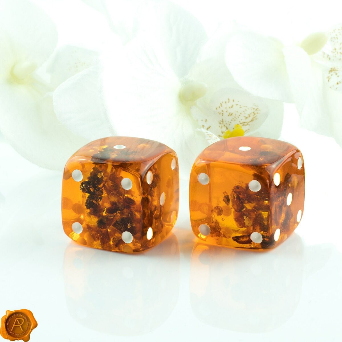 Amber Dice 28 x 28mm - Image 1