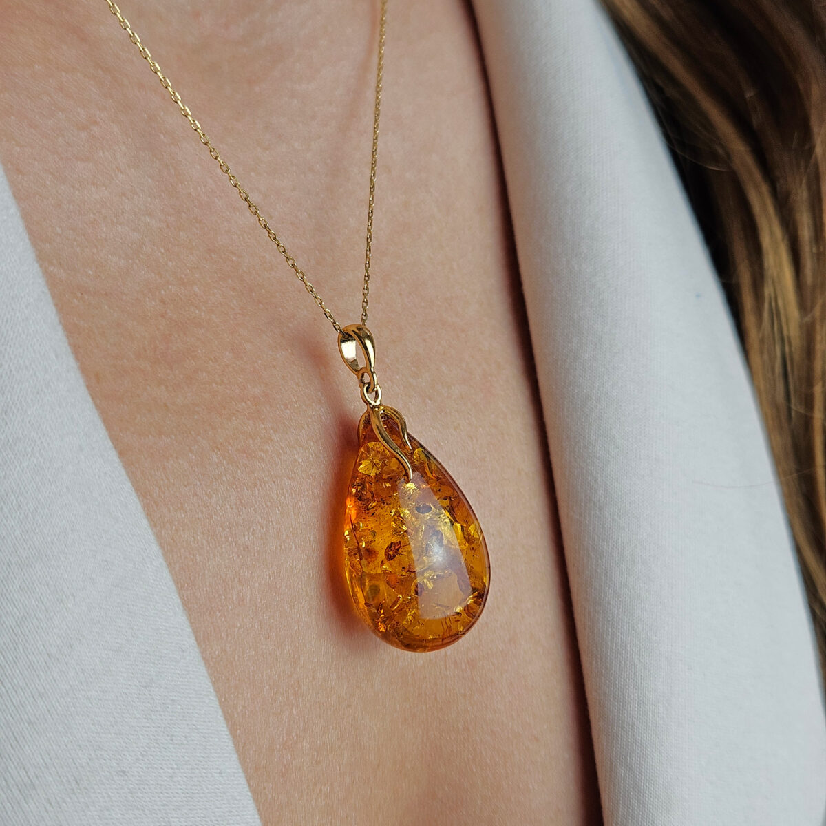 Luxurious Amber Gold Teardrop Pendant - Image 2