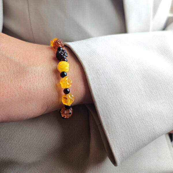 Natural-Baltic-Amber-Gemstone-Bracelet-Rose-Flower-Dainty-Elastic-Adjustable-Roses-Roamntic-Multicolor-Jewelry-Gift-for-Women-Girlfriend