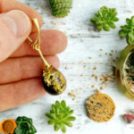 Luxurious Green Amber Gold Earrings - Image 5