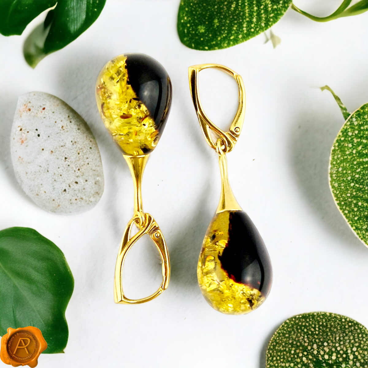 Luxurious Green Amber Gold Earrings - Image 3