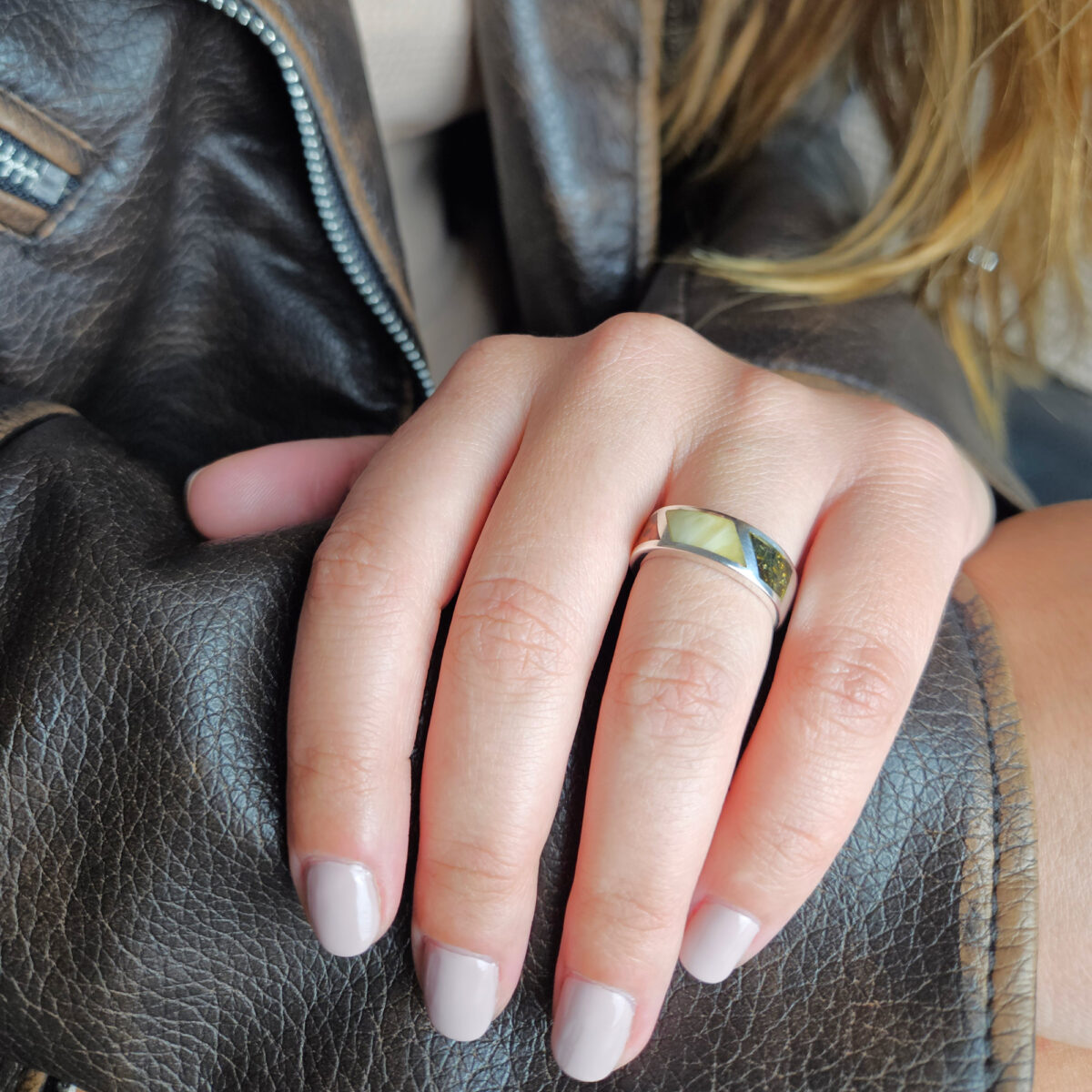 Large Multicolor Amber Silver Ring - Image 2