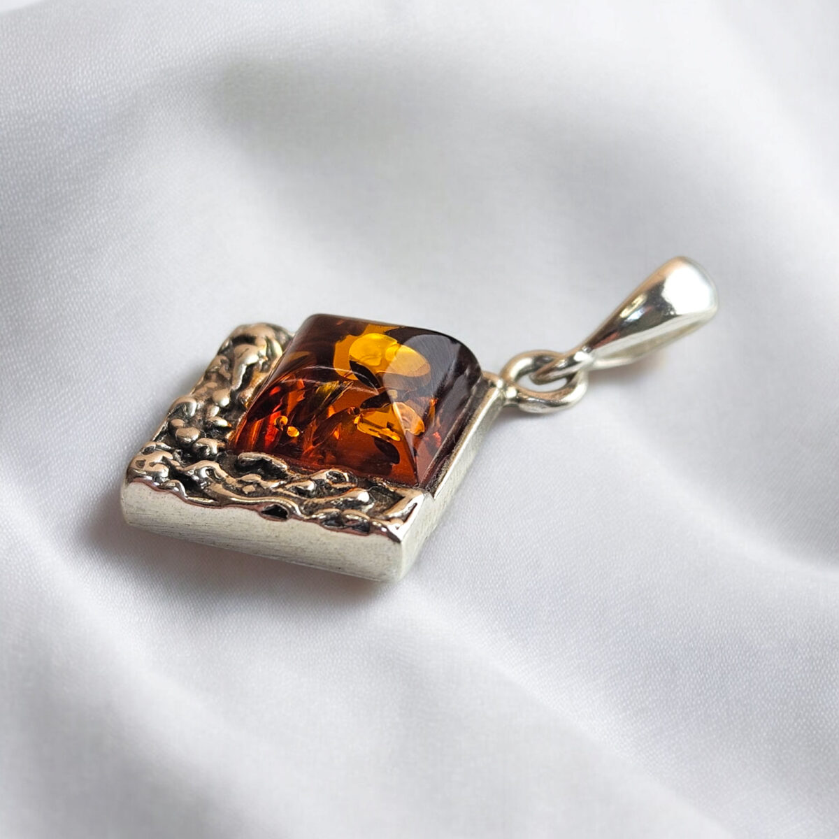 Geometric Honey Amber Silver Pendant - Image 4